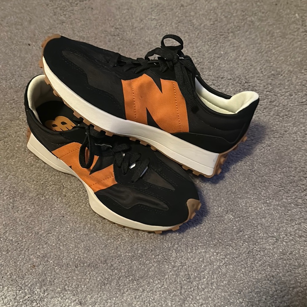 New Balance Lifestyle 327 Black & Madras Orange Shoes size 8